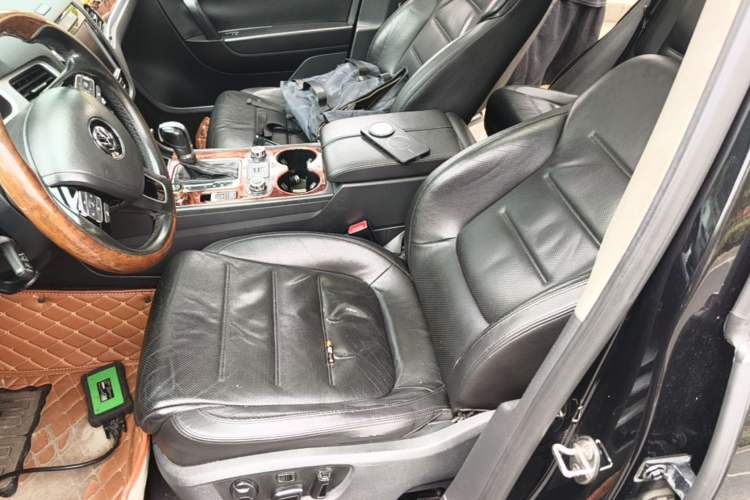 Used Volkswagen Touareg 2011 3.0 TSI Comfort Version Left Front Seat