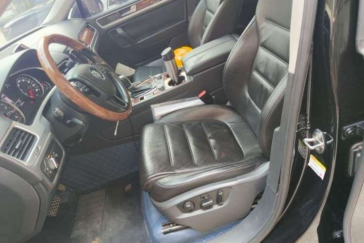 Used Volkswagen Touareg 2011 3.0 TSI Comfort Version Left Front Seat