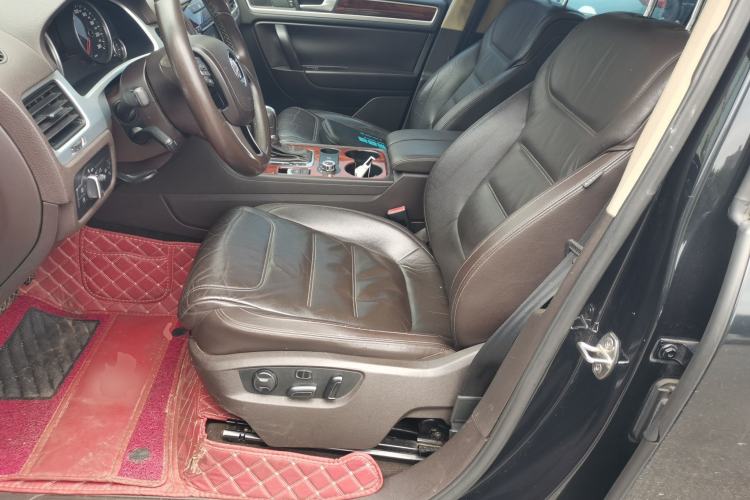 Used Volkswagen Touareg 2011 3.0 TSI Standard Version Left Front Seat