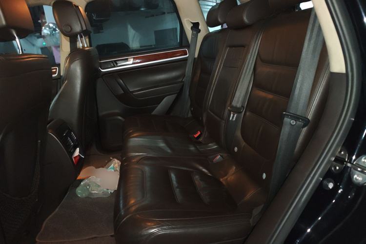 Used Volkswagen Touareg 2011 3.0 TSI Standard Version Left Rear Seat