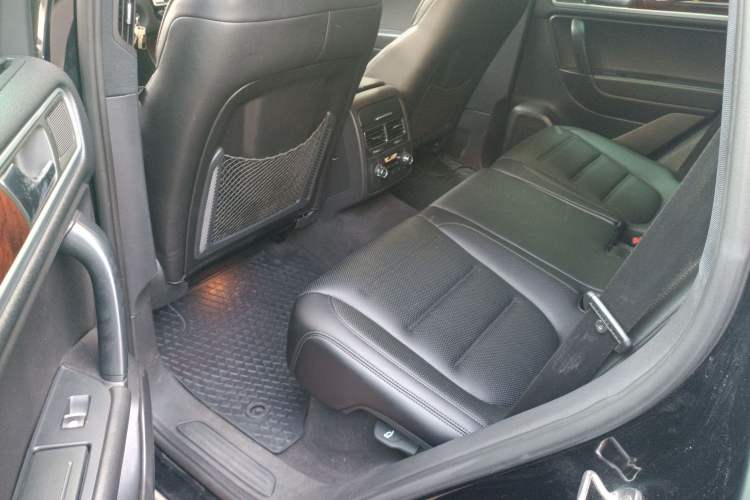 Used Volkswagen Touareg 2011 3.0 TDI Diesel Luxury Model Left Rear Seat
