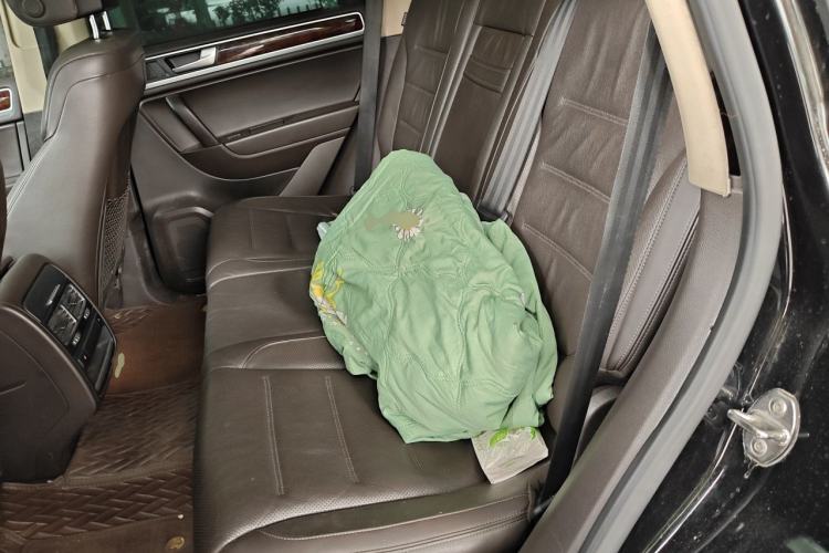 Used Volkswagen Touareg 2011 3.0 TSI Hybrid Left Rear Seat