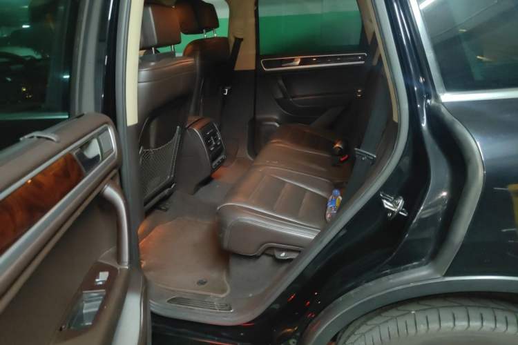 Used Volkswagen Touareg 2011 3.0 TSI Hybrid Left Rear Seat