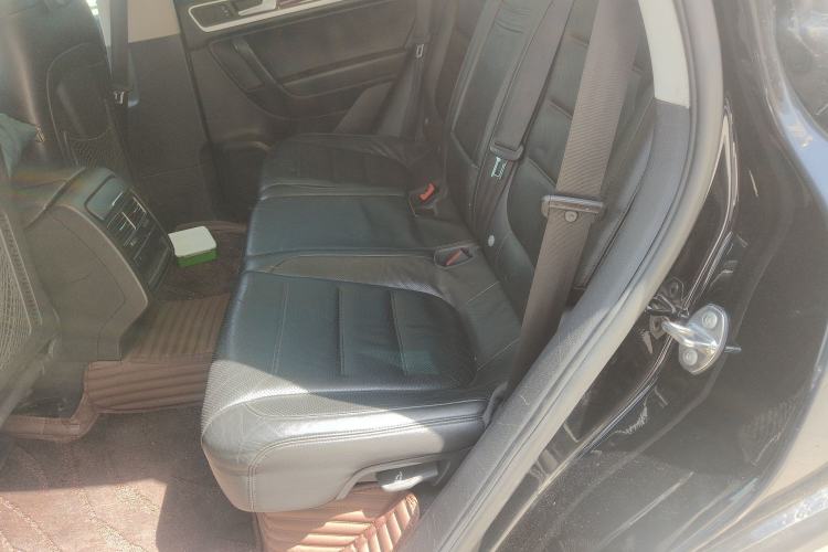 Used Volkswagen Touareg 2011 3.0 TSI High-End Version Left Rear Seat