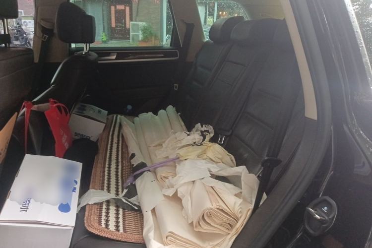 Used Volkswagen Touareg 2011 3.0 TSI Luxury Edition Left Rear Seat