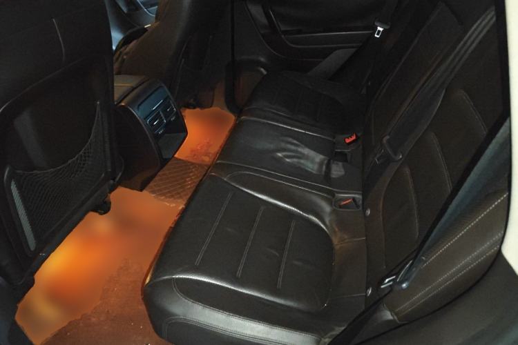Used Volkswagen Touareg 2011 3.0 TSI Comfort Version Left Rear Seat