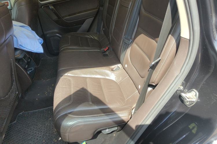 Used Volkswagen Touareg 2011 3.0 TSI Standard Version Left Rear Seat