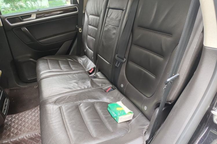 Used Volkswagen Touareg 2011 3.0 TSI High-End Version Left Rear Seat