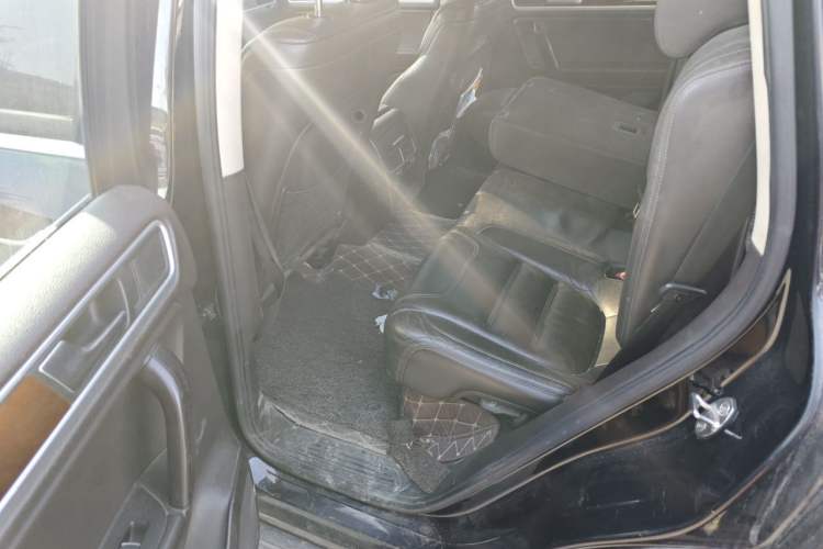 Used Volkswagen Touareg 2011 3.0 TSI Standard Version Left Rear Seat