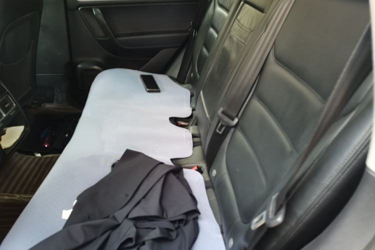 Used Volkswagen Touareg 2011 3.0 TSI Standard Version Left Rear Seat