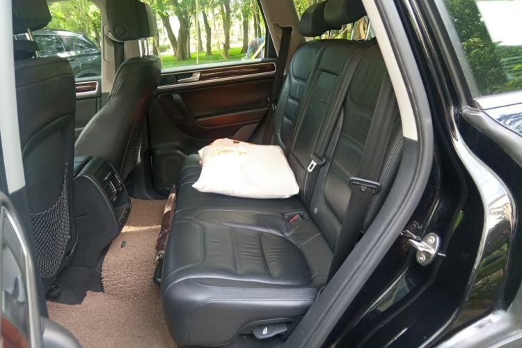 Used Volkswagen Touareg 2011 3.0 TSI Standard Version Left Rear Seat
