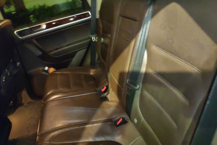 Used Volkswagen Touareg 2011 3.0 TSI High-End Version Left Rear Seat