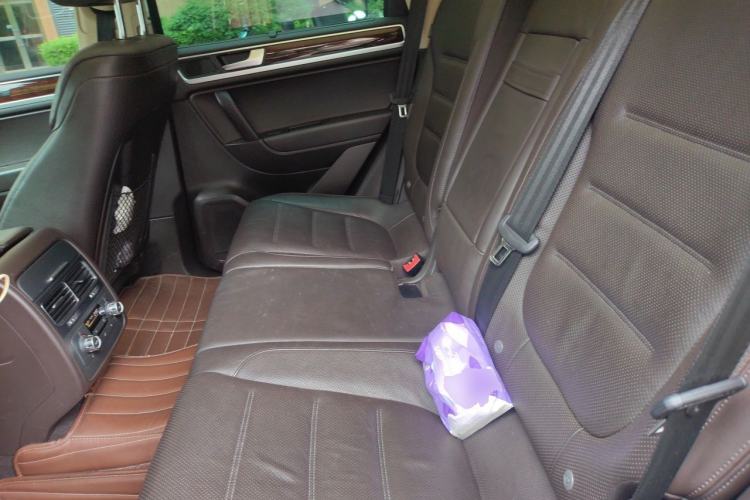 Used Volkswagen Touareg 2011 3.0 TSI Luxury Edition Left Rear Seat