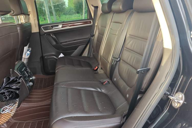 Used Volkswagen Touareg 2011 3.0 TSI Luxury Edition Left Rear Seat