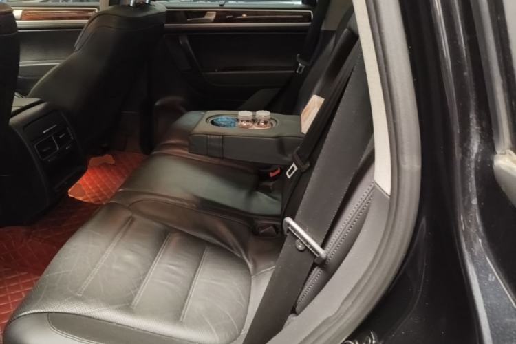Used Volkswagen Touareg 2011 3.0 TSI Comfort Version Left Rear Seat