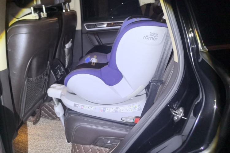 Used Volkswagen Touareg 2011 3.0 TSI Hybrid Left Rear Seat