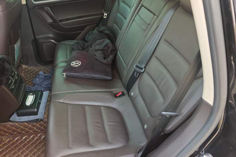Used Volkswagen Touareg 2011 3.0 TSI Hybrid Left Rear Seat