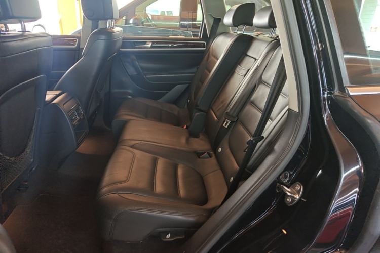 Used Volkswagen Touareg 2011 3.0 TSI Standard Version Left Rear Seat