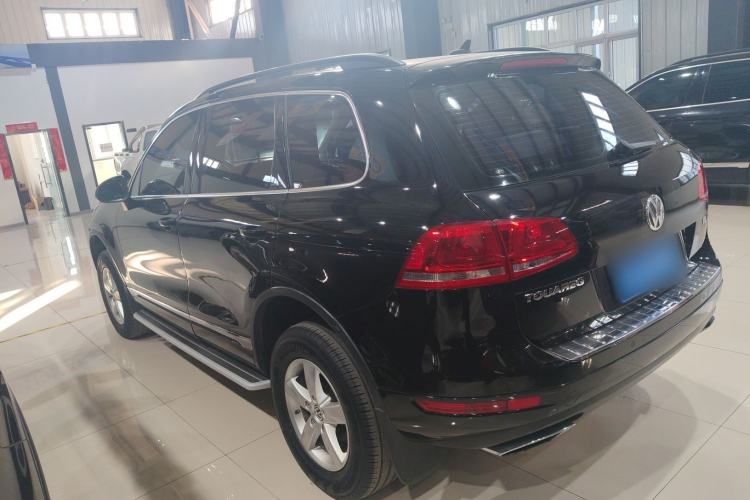 Used Volkswagen Touareg 2011 3.0 TSI Comfort Version Left Side