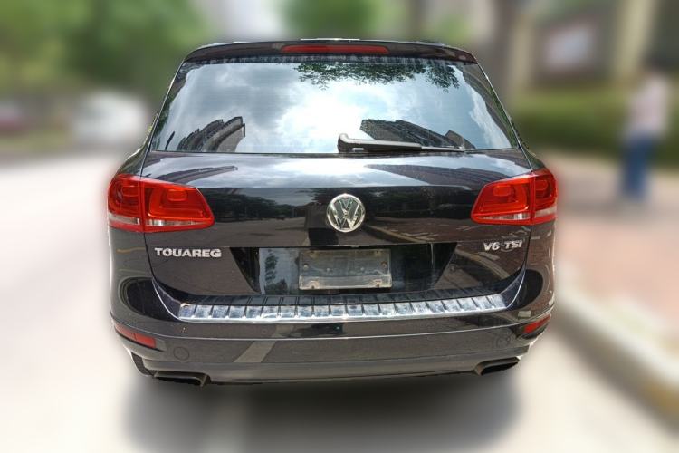 Used Volkswagen Touareg 2011 3.0 TSI High-End Version Rear