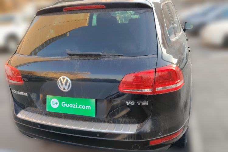 Used Volkswagen Touareg 2011 3.0 TSI High-End Version Rear