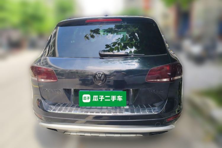 Used Volkswagen Touareg 2011 3.0 TSI High-End Version Rear