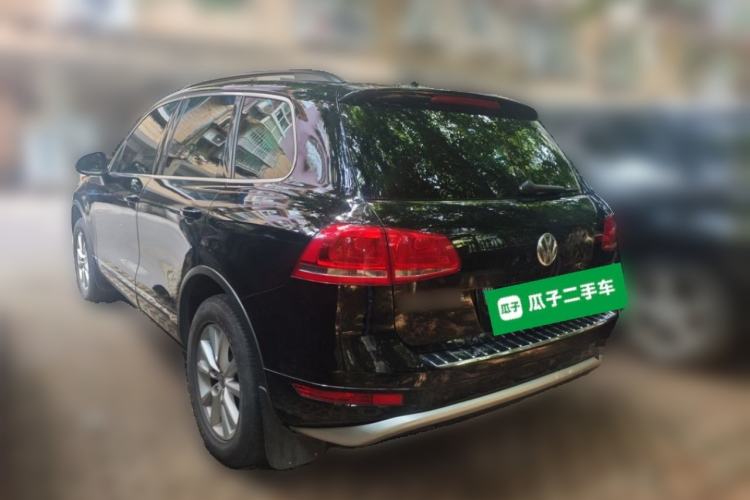 Used Volkswagen Touareg 2011 3.0 TSI High-End Version Rear Left 45 Deg