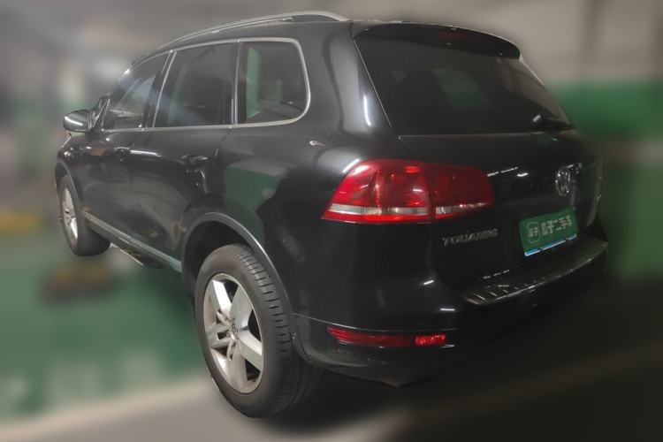 Used Volkswagen Touareg 2011 3.0 TSI Hybrid Rear Left 45 Deg
