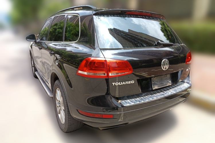 Used Volkswagen Touareg 2011 3.0 TSI High-End Version Rear Left 45 Deg