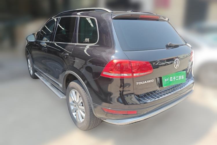 Used Volkswagen Touareg 2011 3.0 TSI High-End Version Rear Left 45 Deg