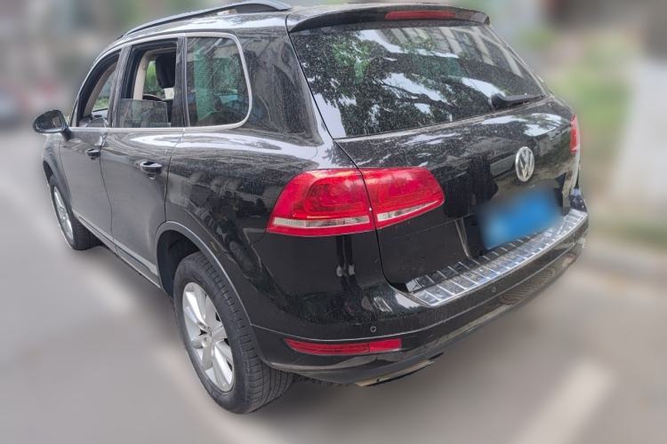 Used Volkswagen Touareg 2011 3.0 TSI High-End Version Rear Left 45 Deg