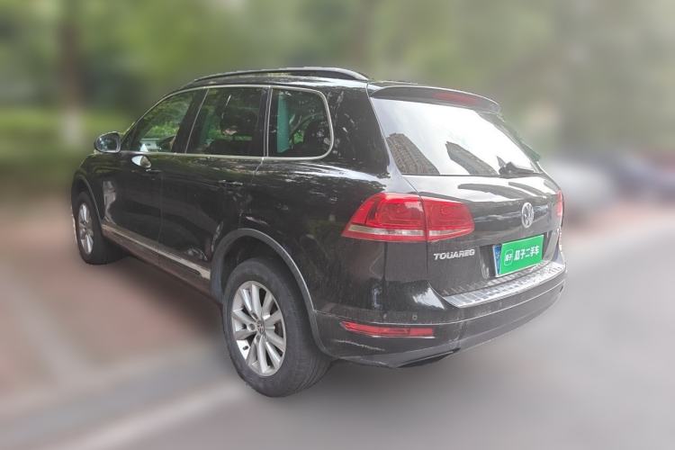 Used Volkswagen Touareg 2011 3.0 TSI High-End Version Rear Left 45 Deg