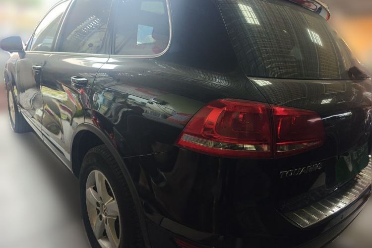 Used Volkswagen Touareg 2011 3.0 TSI Comfort Version Rear Left 45 Deg