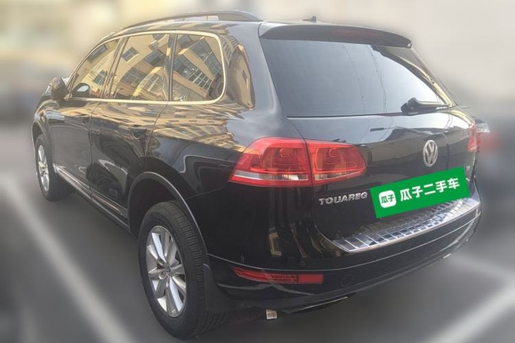 Used Volkswagen Touareg 2011 3.0 TSI High-End Version Rear Left 45 Deg