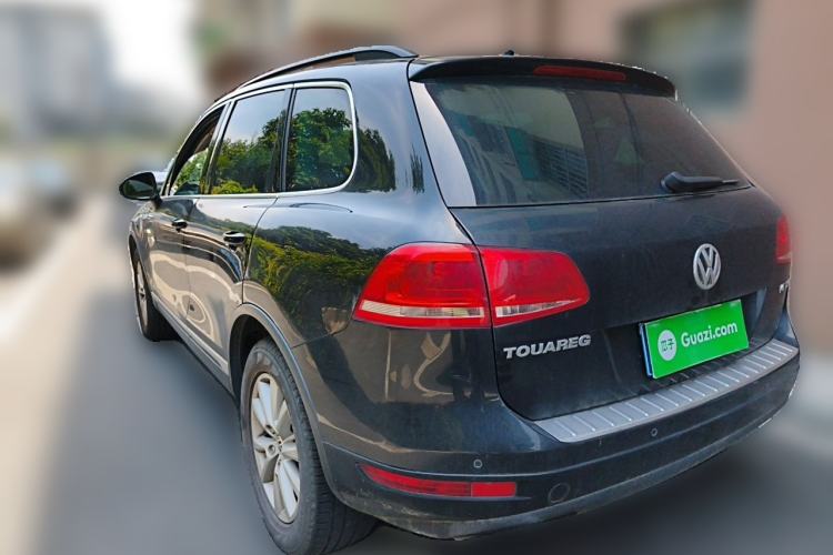 Used Volkswagen Touareg 2011 3.0 TSI High-End Version Rear Left 45 Deg