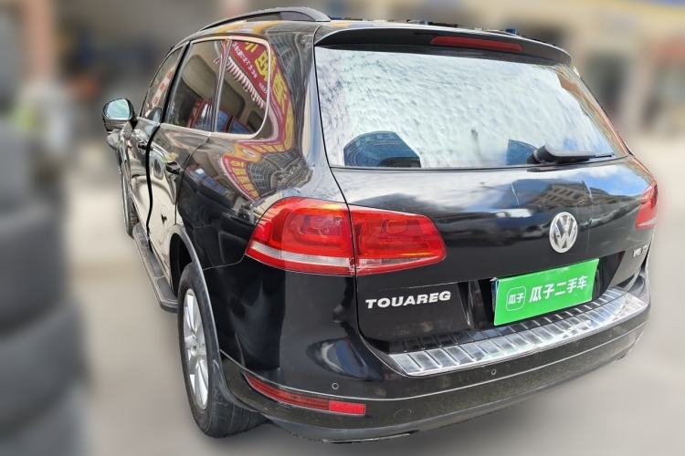 Used Volkswagen Touareg 2011 3.0 TSI High-End Version Rear Left 45 Deg