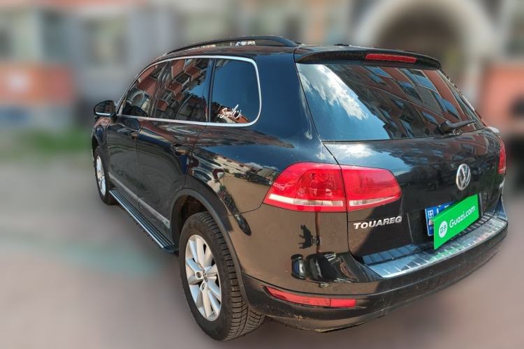 Used Volkswagen Touareg 2011 3.0 TSI High-End Version Rear Left 45 Deg