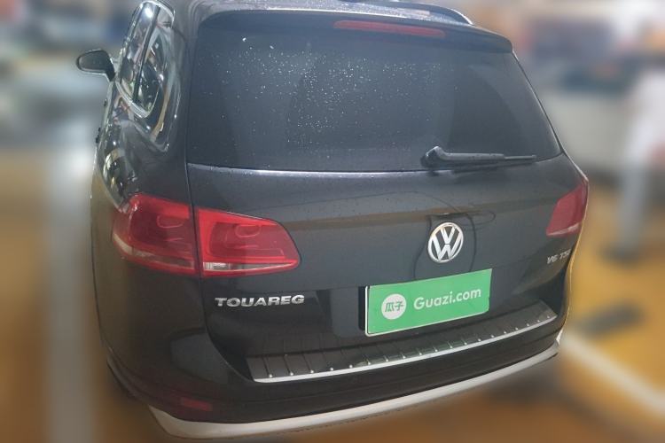 Used Volkswagen Touareg 2011 3.0 TSI High-End Version Rear