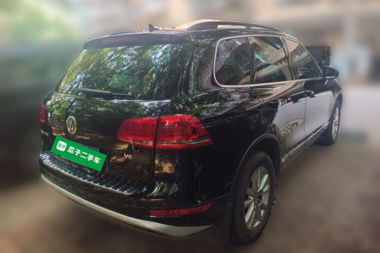 Used Volkswagen Touareg 2011 3.0 TSI High-End Version Rear Right 45 Deg