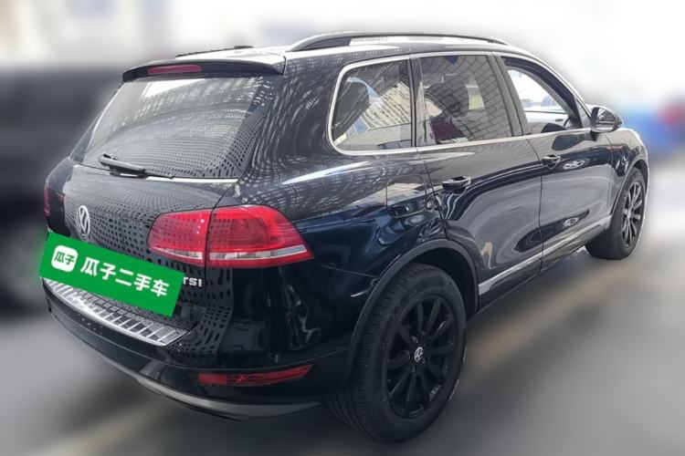 Used Volkswagen Touareg 2011 3.0 TSI Comfort Version Rear Right 45 Deg