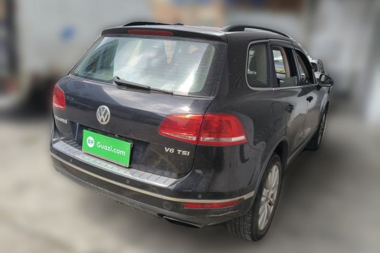 Used Volkswagen Touareg 2011 3.0 TSI Comfort Version Rear Right 45 Deg
