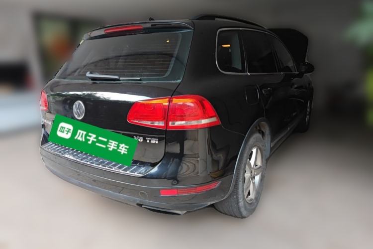 Used Volkswagen Touareg 2011 3.0 TSI Comfort Version Rear Right 45 Deg