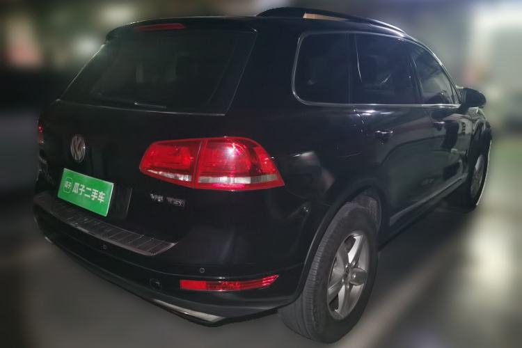 Used Volkswagen Touareg 2011 3.0 TSI Comfort Version Rear Right 45 Deg