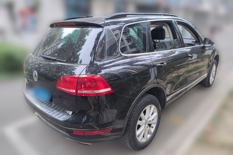 Used Volkswagen Touareg 2011 3.0 TSI High-End Version Rear Right 45 Deg
