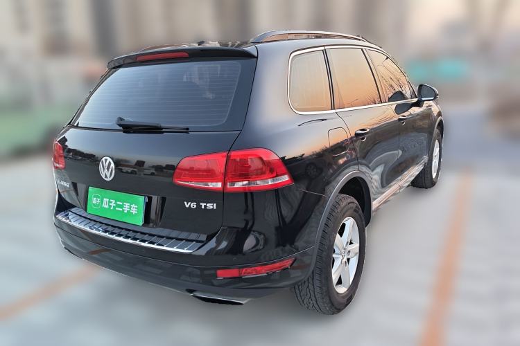 Used Volkswagen Touareg 2011 3.0 TSI Comfort Version Rear Right 45 Deg