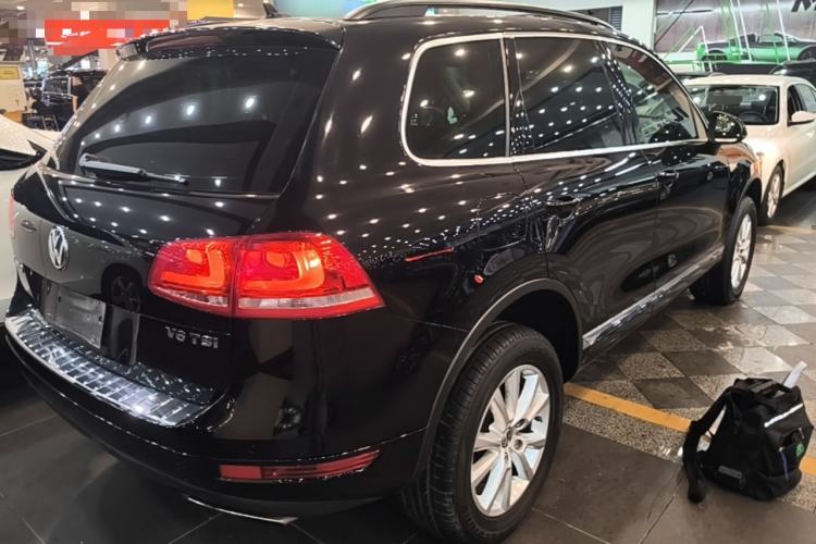 Used Volkswagen Touareg 2011 3.0 TSI Comfort Version Rear Right 45 Deg