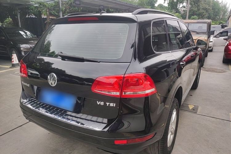 Used Volkswagen Touareg 2011 3.0 TSI Comfort Version Rear Right 45 Deg