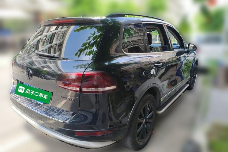 Used Volkswagen Touareg 2011 3.0 TSI High-End Version Rear Right 45 Deg