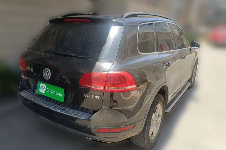 Used Volkswagen Touareg 2011 3.0 TSI Comfort Version Rear Right 45 Deg
