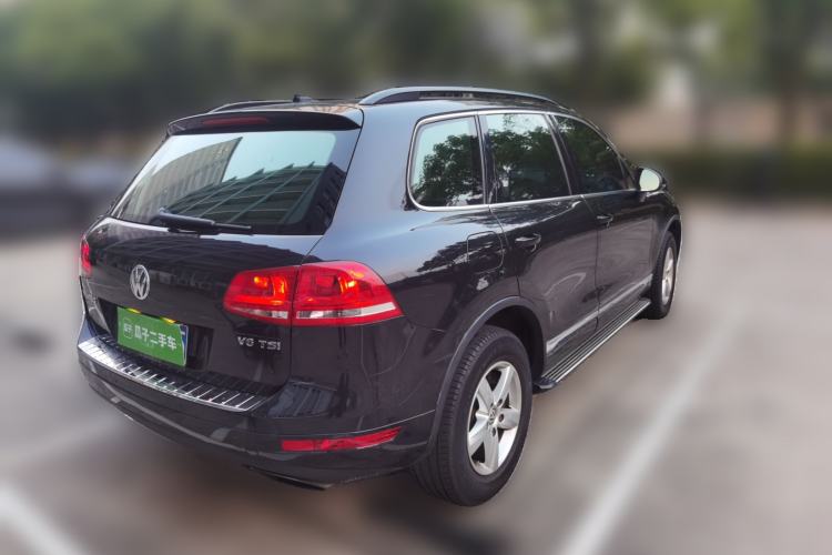 Used Volkswagen Touareg 2011 3.0 TSI Comfort Version Rear Right 45 Deg